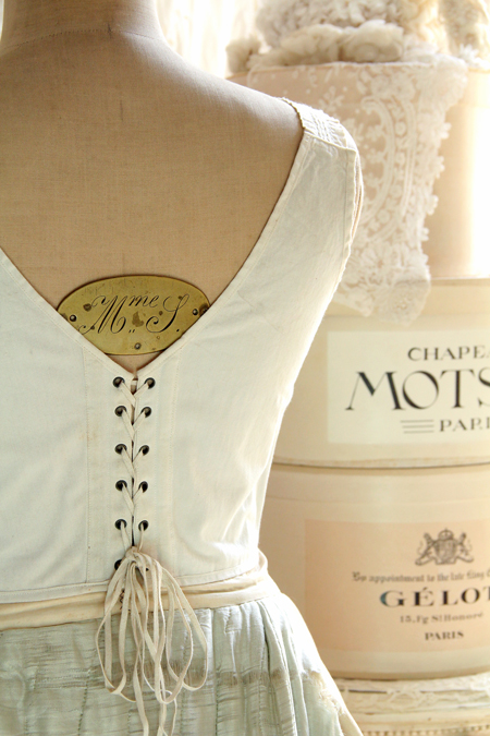 antique_corset6834.jpg