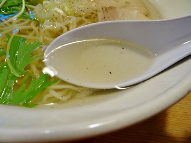 ラーメンしげちゃん　ラーメン　スープ