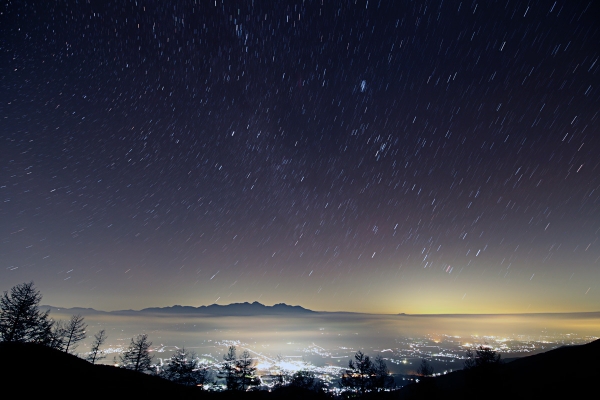 20161104_入笠山から見た八ヶ岳と昇る冬の星座