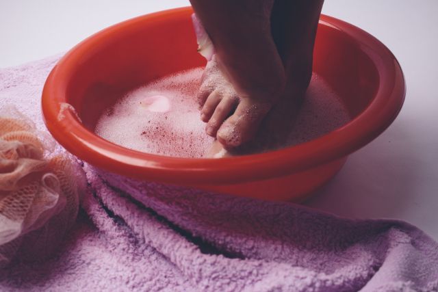 「足を洗う」の語源は？