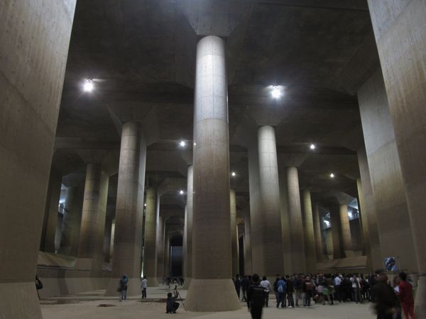 調圧水槽の内部。その様子から「地下神殿」と称される。