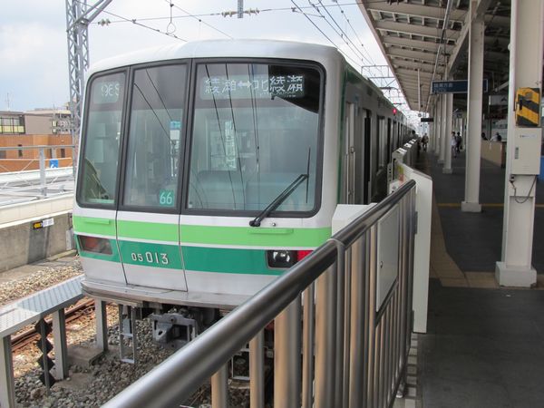 千代田線北綾瀬支線に転用された05系。